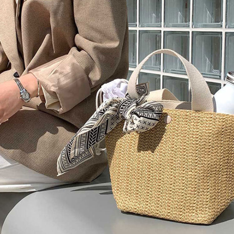 Minimalist Straw Woven Handbag Lightweight Summer Bag