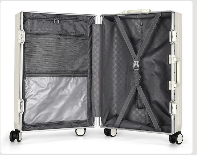 Voyage Flex Spinner Suitcase